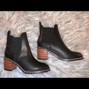 Chunky Cleated Heel Chelsea Boots